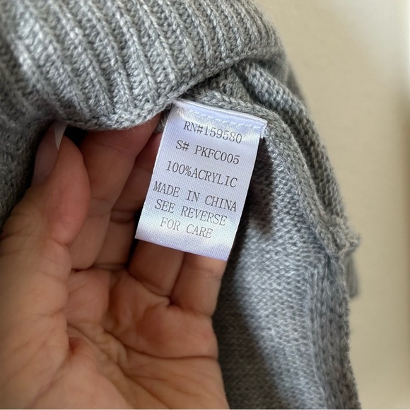 Pink Lily Women’s Oversized Knit Sweater Medium Gray Drop Shoulders Fall Winter - Picture 7 of 11